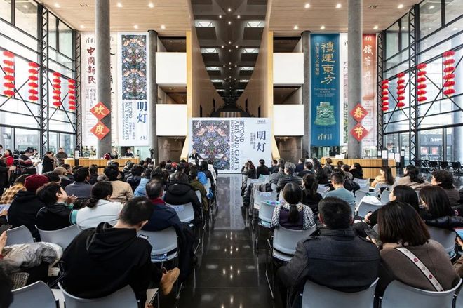 掌上艺术 • 展览现场 清华大学艺术博物馆呈现“明灯”特展(图1)