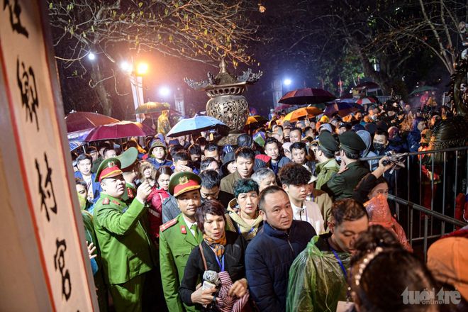 没想到今年的陈寺祈福新封印发放15分钟后就荒废了(图3) 没想到今年的陈寺祈福新封印发放15分钟后就荒废了(图3)