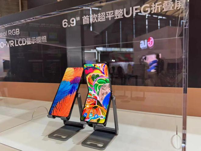 TCL华星宣布武汉印刷 OLED 产线设备安装完成！有望年底量产中尺寸产品(图2)