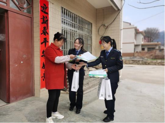 守护中央水塔当好秦岭卫士——2024秦岭保护宣传周活动走进校园(图3) 守护中央水塔当好秦岭卫士——2024秦岭保护宣传周活动走进校园(图3)
