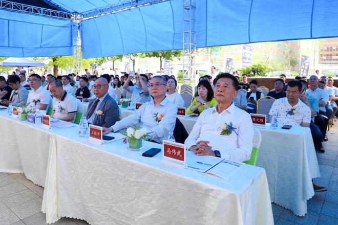 乐胶网董事长受邀参加中国环保包装名镇(桥头)包装印刷供应链招商推介会并做主题分享(图3) 乐胶网董事长受邀参加中国环保包装名镇(桥头)包装印刷供应链招商推介会并做主题分享(图3)