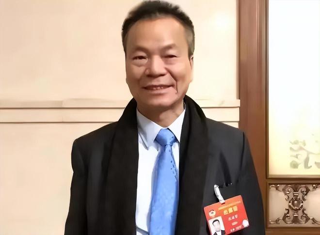 香港大亨“狙击”碧桂园？身价990亿他才是房地产巨头背后金主(图3)