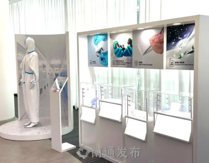 “十年磨一剑”填补国内空白江苏南通产“撕不烂的纸”亮相上海书展(图3) “十年磨一剑”填补国内空白江苏南通产“撕不烂的纸”亮相上海书展(图3)