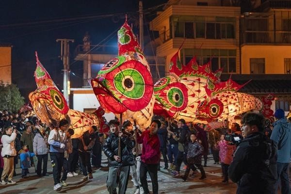 年轻人成“春节主理人”过一个青春味道的“非遗年”(图3) 年轻人成“春节主理人”过一个青春味道的“非遗年”(图3)