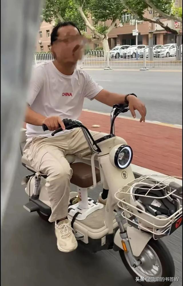 与前男友分手后女子私密照被制成卡片四处散播!(图2) 与前男友分手后女子私密照被制成卡片四处散播!(图2)