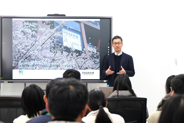 富士胶片生命科学创新合作中心开放日圆满落幕(图1) 富士胶片生命科学创新合作中心开放日圆满落幕(图1)